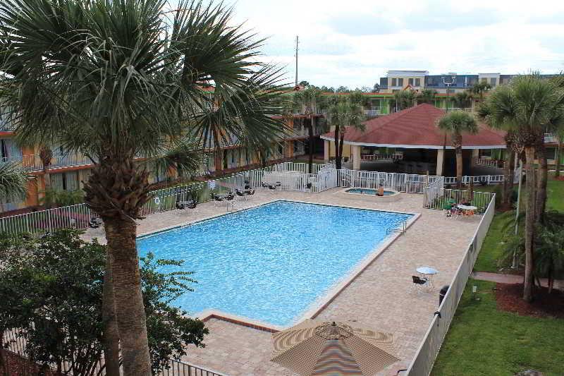 Roomba Inn & Suites At Old Town Kissimmee Exterior photo