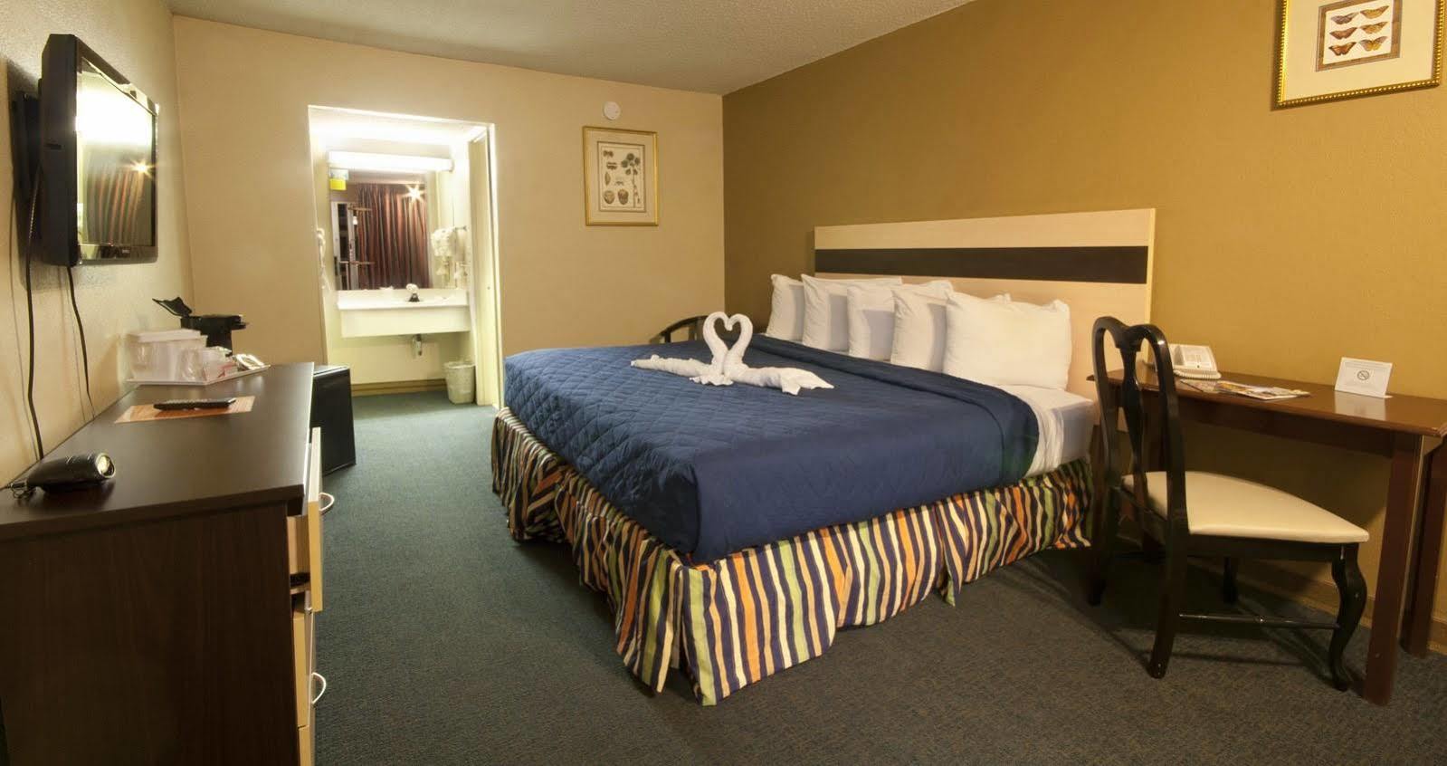 Roomba Inn & Suites At Old Town Kissimmee Exterior photo
